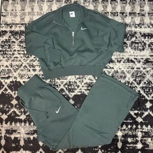 Nike sweatpants set